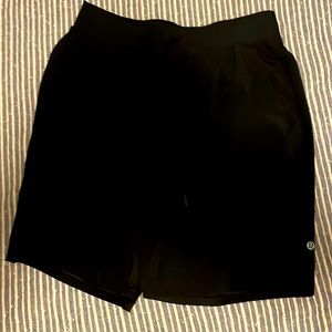 Lululemon Linerless 9” black men’s short size Large